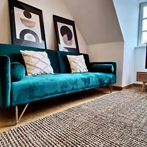 One Apartment's⎢neu+zentral⎢alberstplatz⎢altbau Apartment Coburg