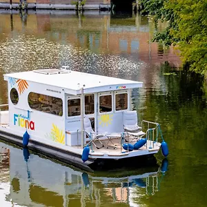  Botel Hausboot Fiona Im Yachthafen Berlin-schmoeckwitz Auf Der Spree Und Dem Mueggelsee Von Anfang April Bis Ende Oktober