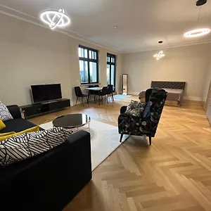  Apartment Luxpur